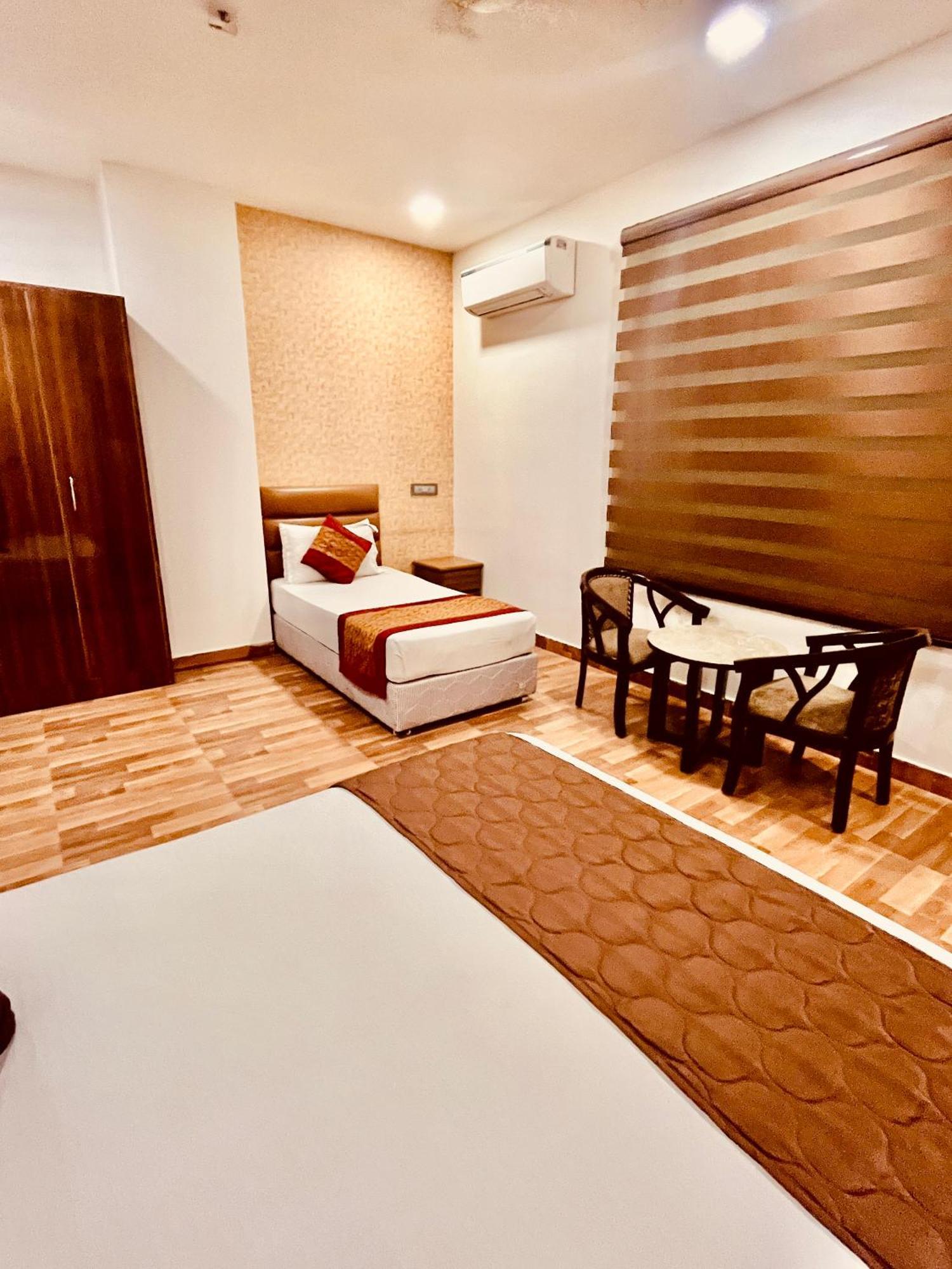 Amora Rooms Dwarka Nueva Delhi Exterior foto